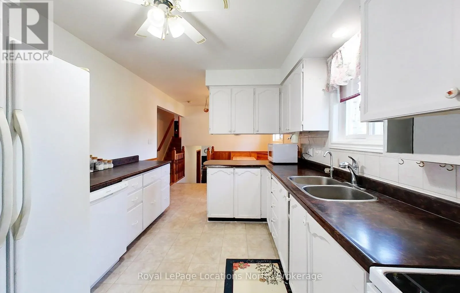 221 JOHN STREET E