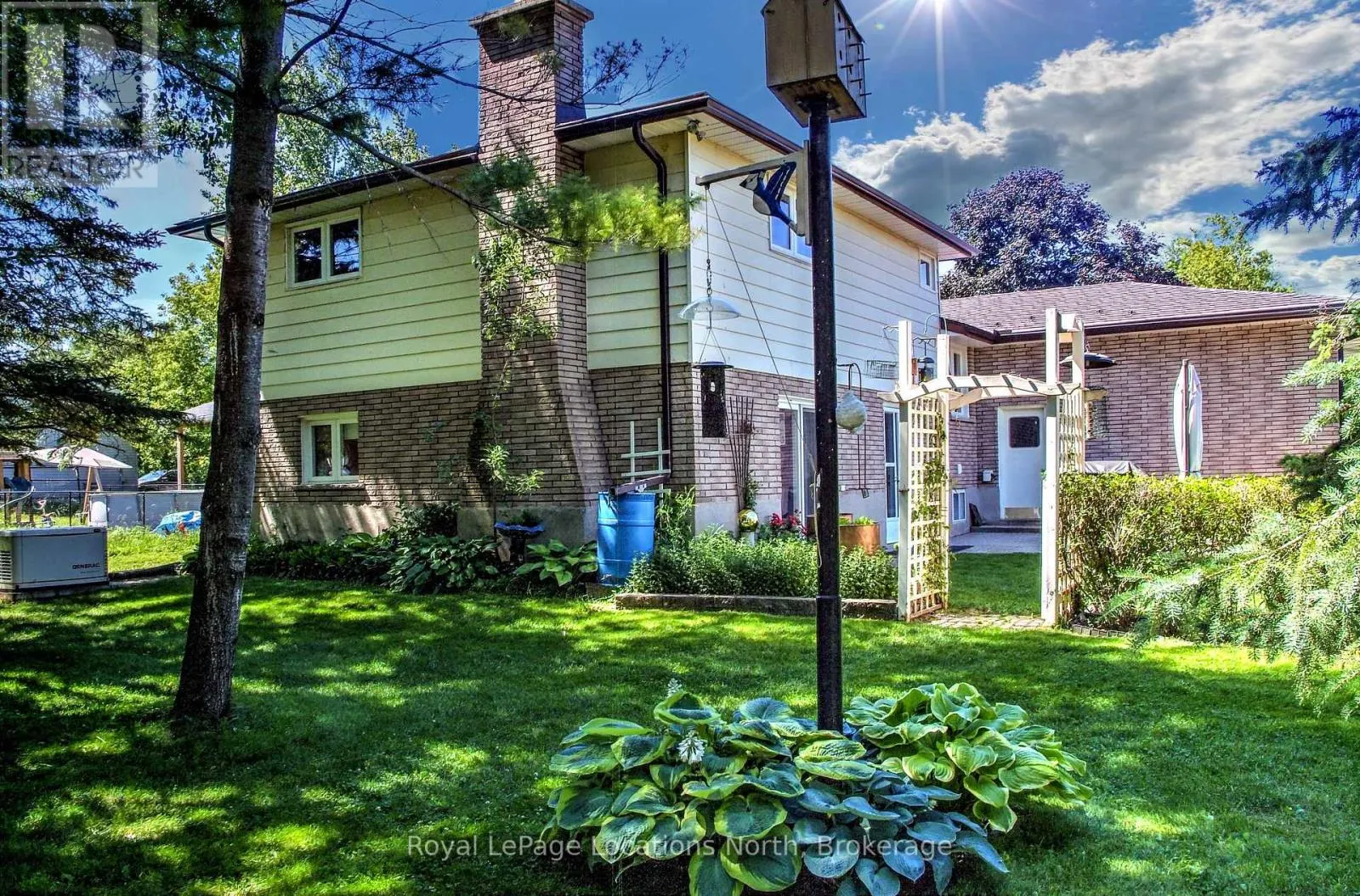221 JOHN STREET E