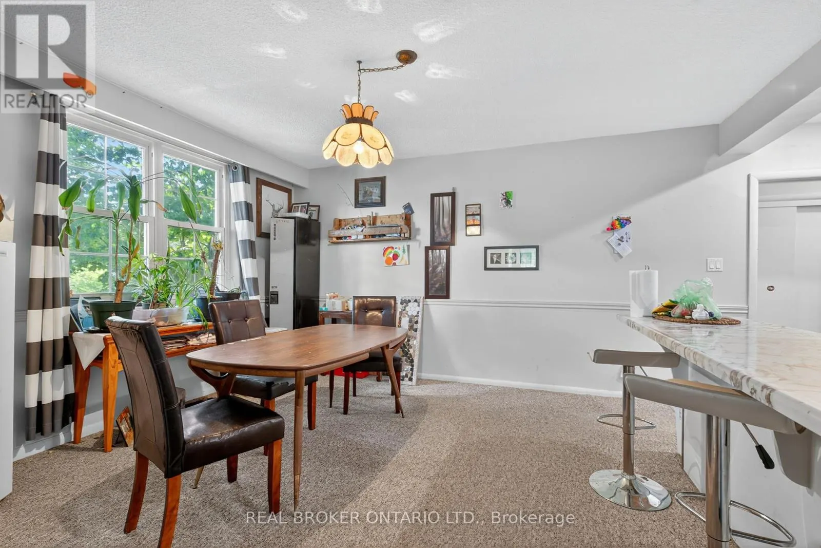 8 WESTMOUNT DRIVE S