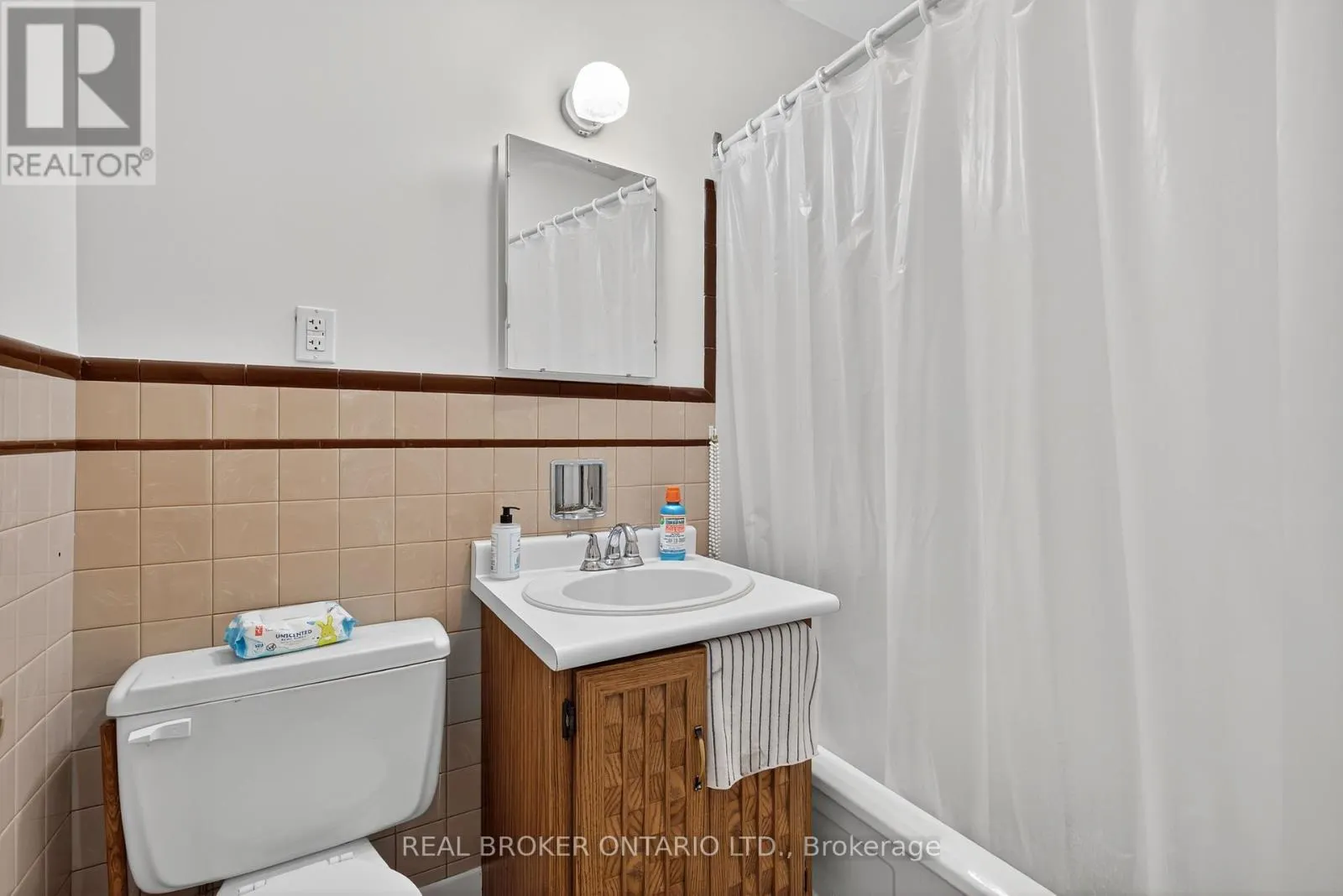 8 WESTMOUNT DRIVE S
