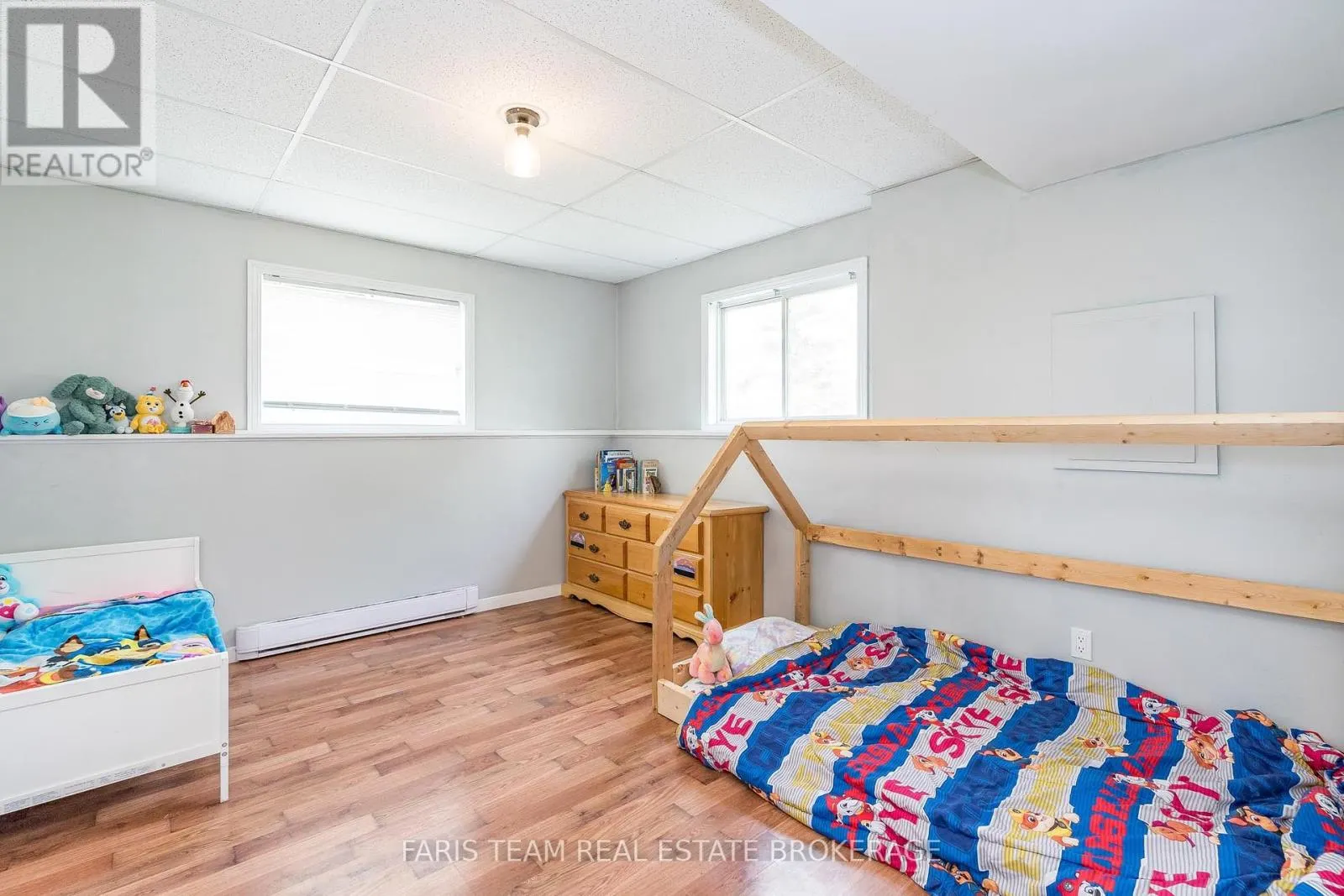 160 LAFONTAINE ROAD W