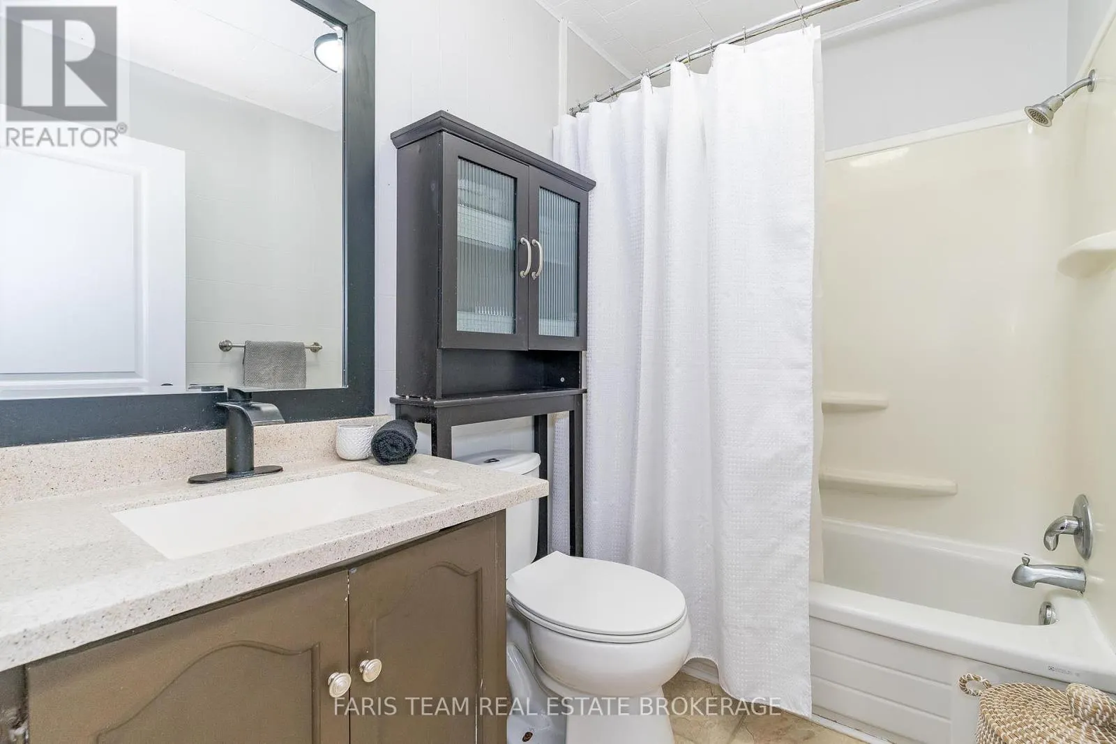 160 LAFONTAINE ROAD W
