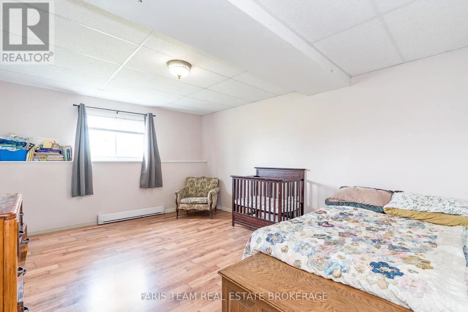160 LAFONTAINE ROAD W