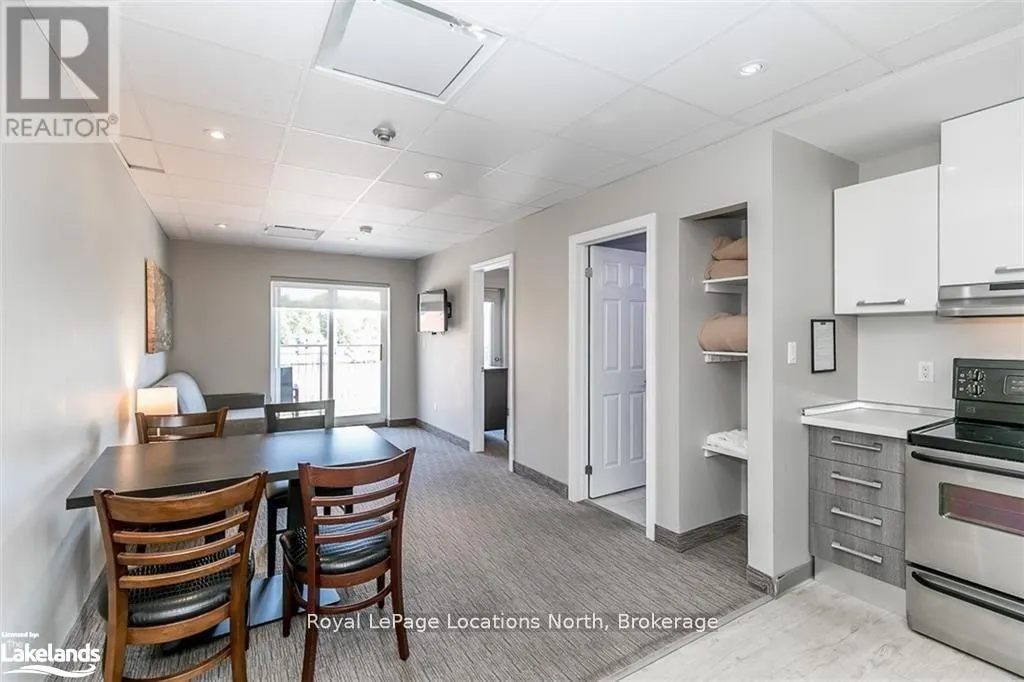 205 - 361 MOSLEY STREET, #205