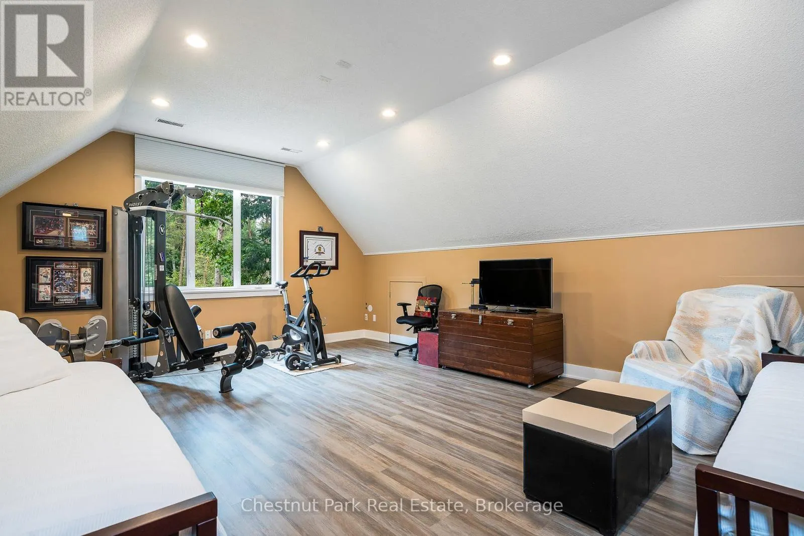 23 FOREST DRIVE