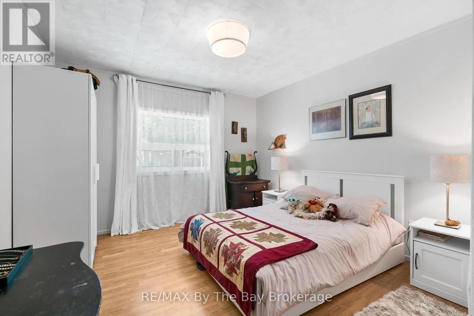 11 39TH STREET S
