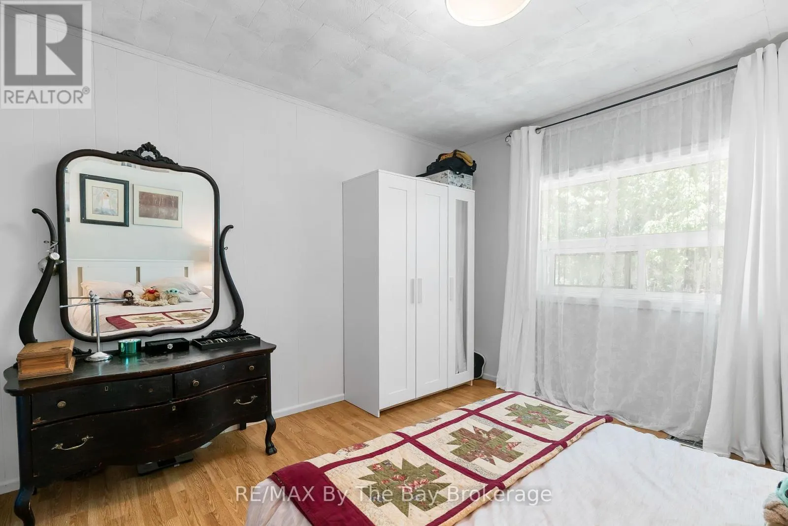 11 39TH STREET S