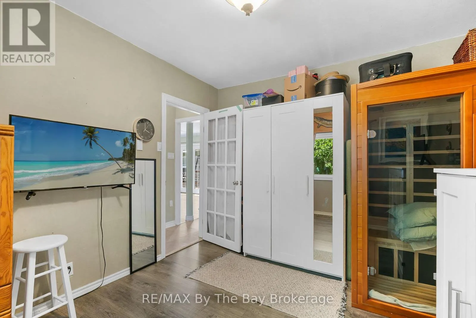 11 39TH STREET S