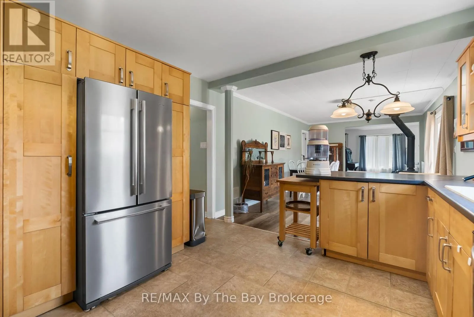 11 39TH STREET S