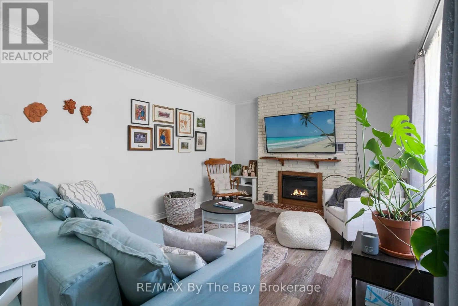 11 39TH STREET S