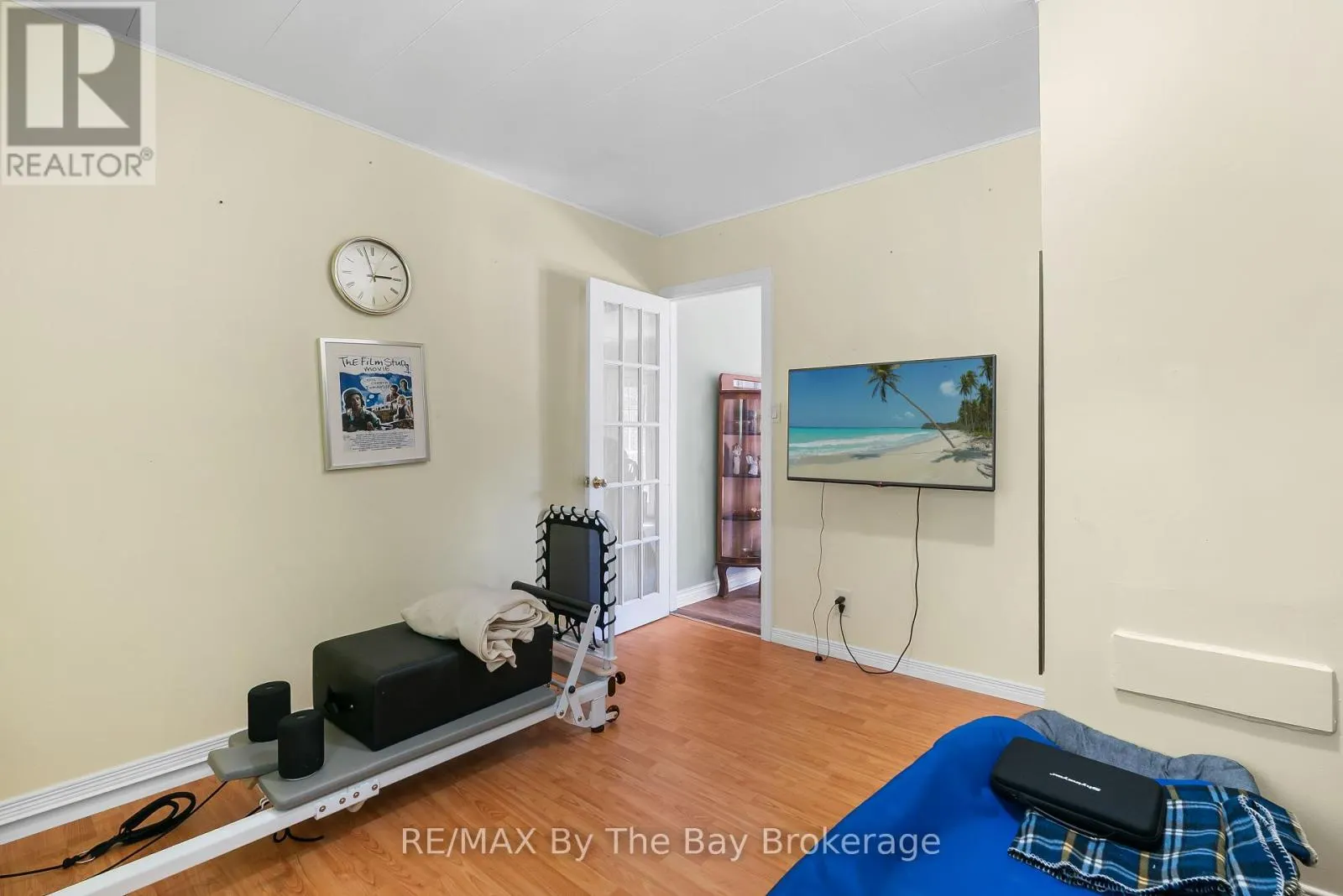 11 39TH STREET S