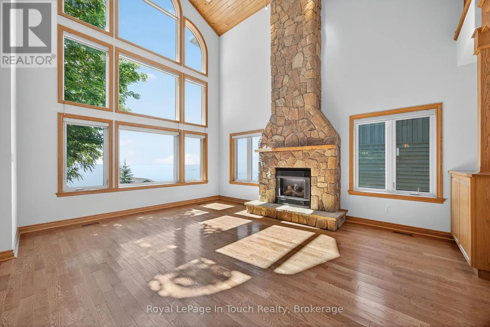 44 TINY BEACHES ROAD S