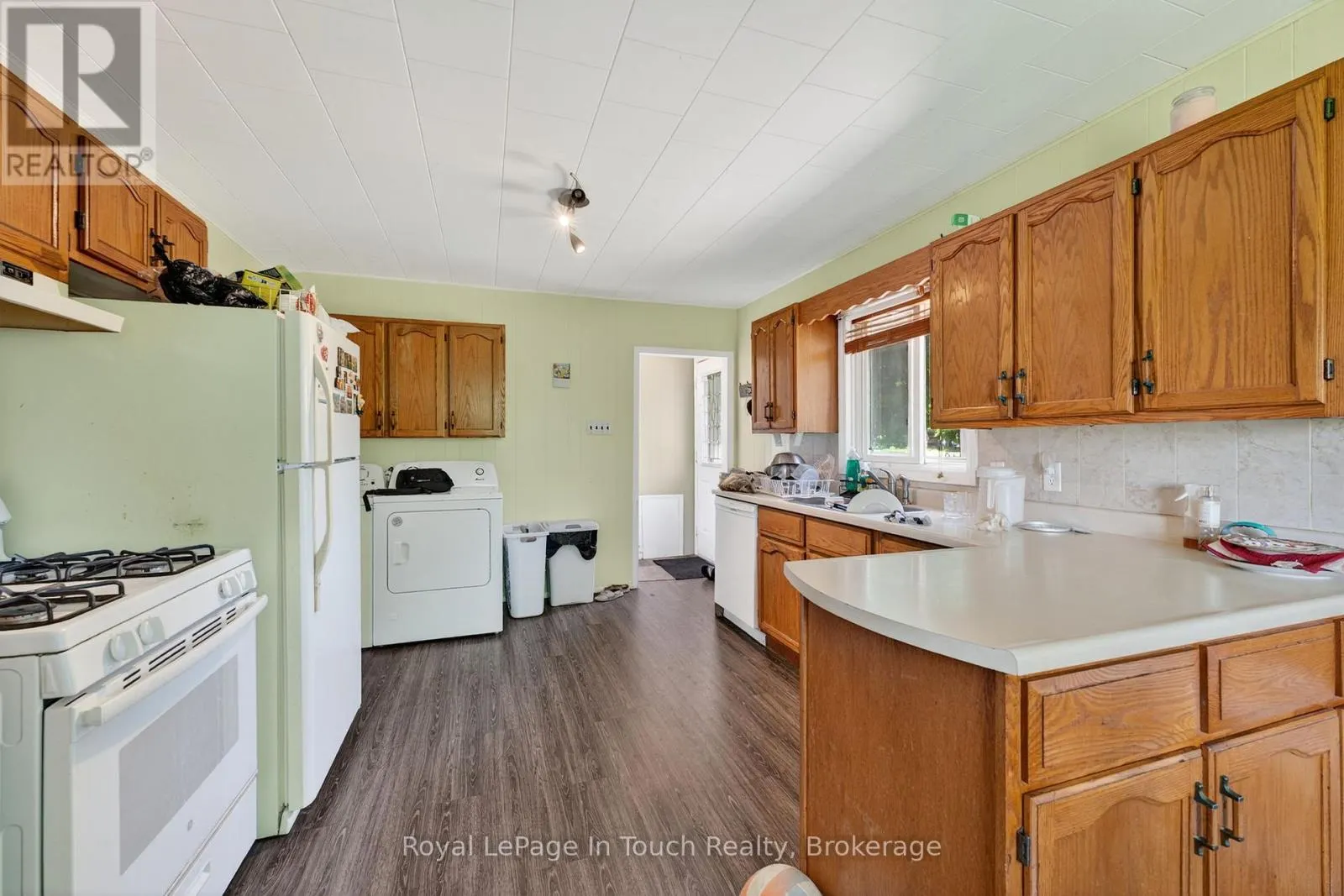 8906 COUNTY ROAD 93