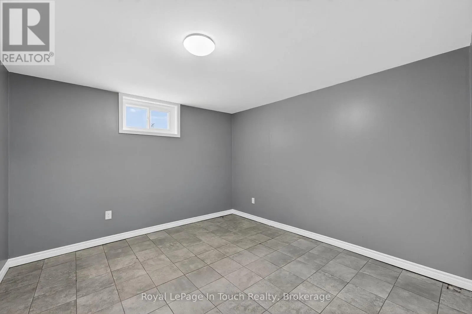 8906 COUNTY ROAD 93