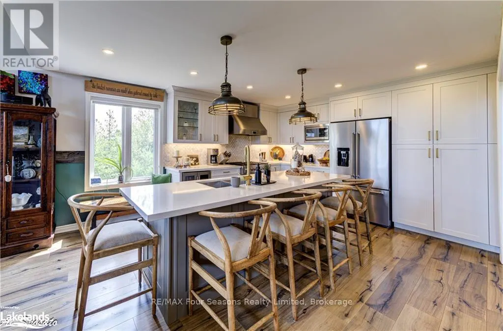2 SPOONER CRESCENT