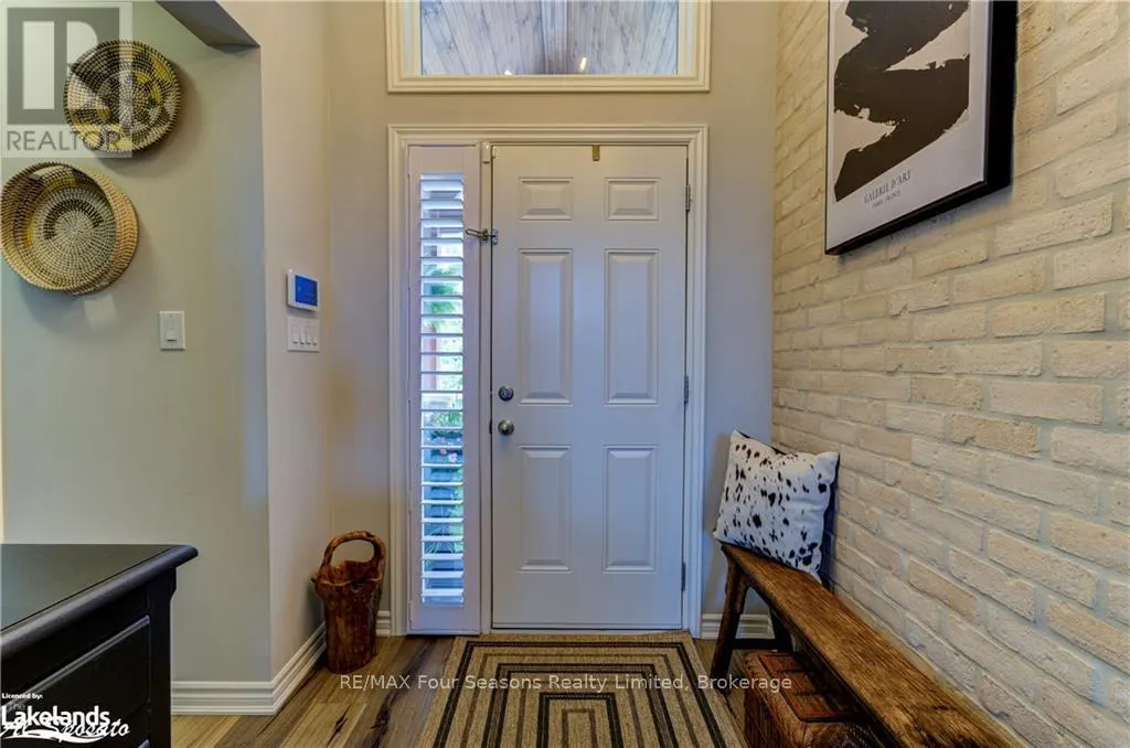 2 SPOONER CRESCENT