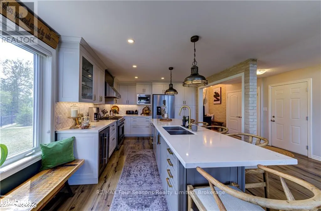2 SPOONER CRESCENT