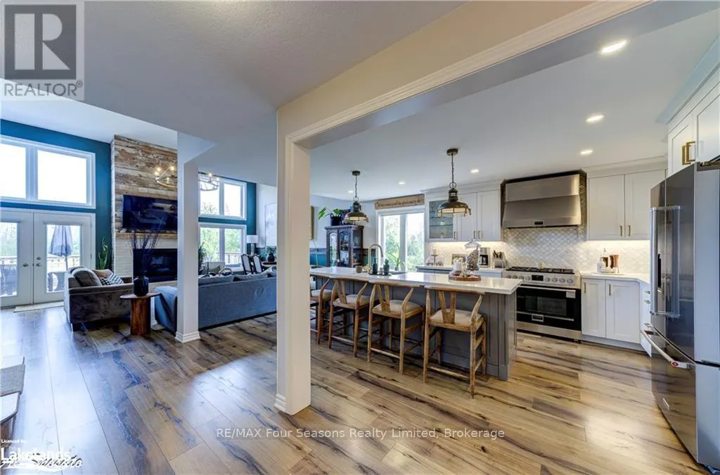 2 SPOONER CRESCENT