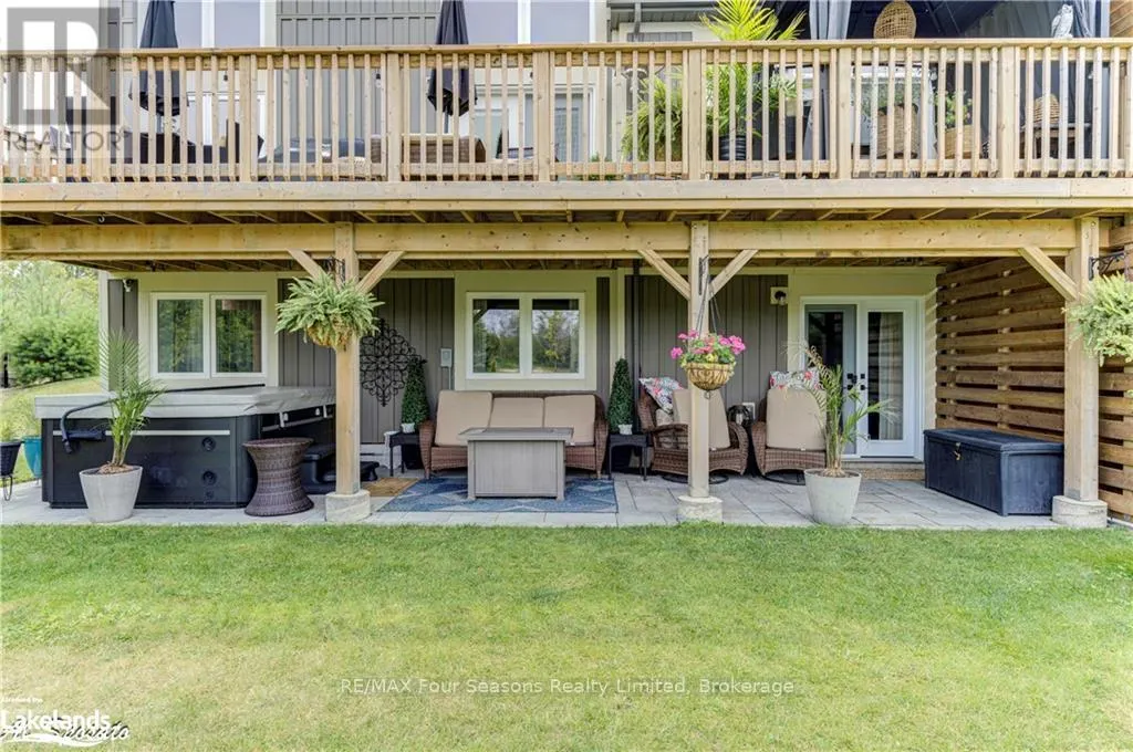 2 SPOONER CRESCENT