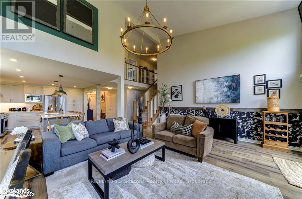 2 SPOONER CRESCENT