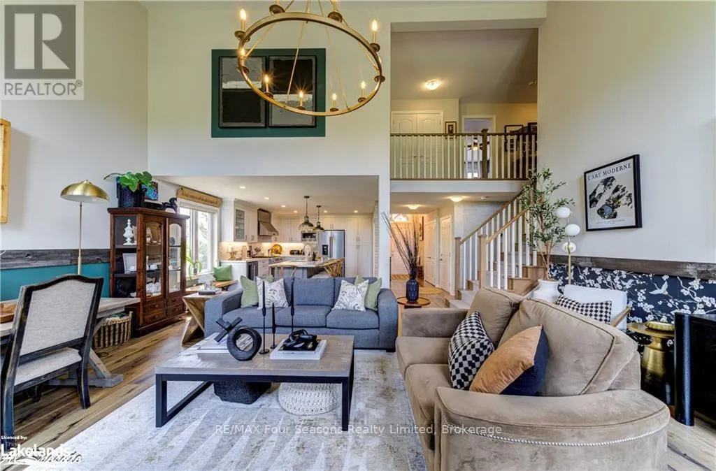 2 SPOONER CRESCENT