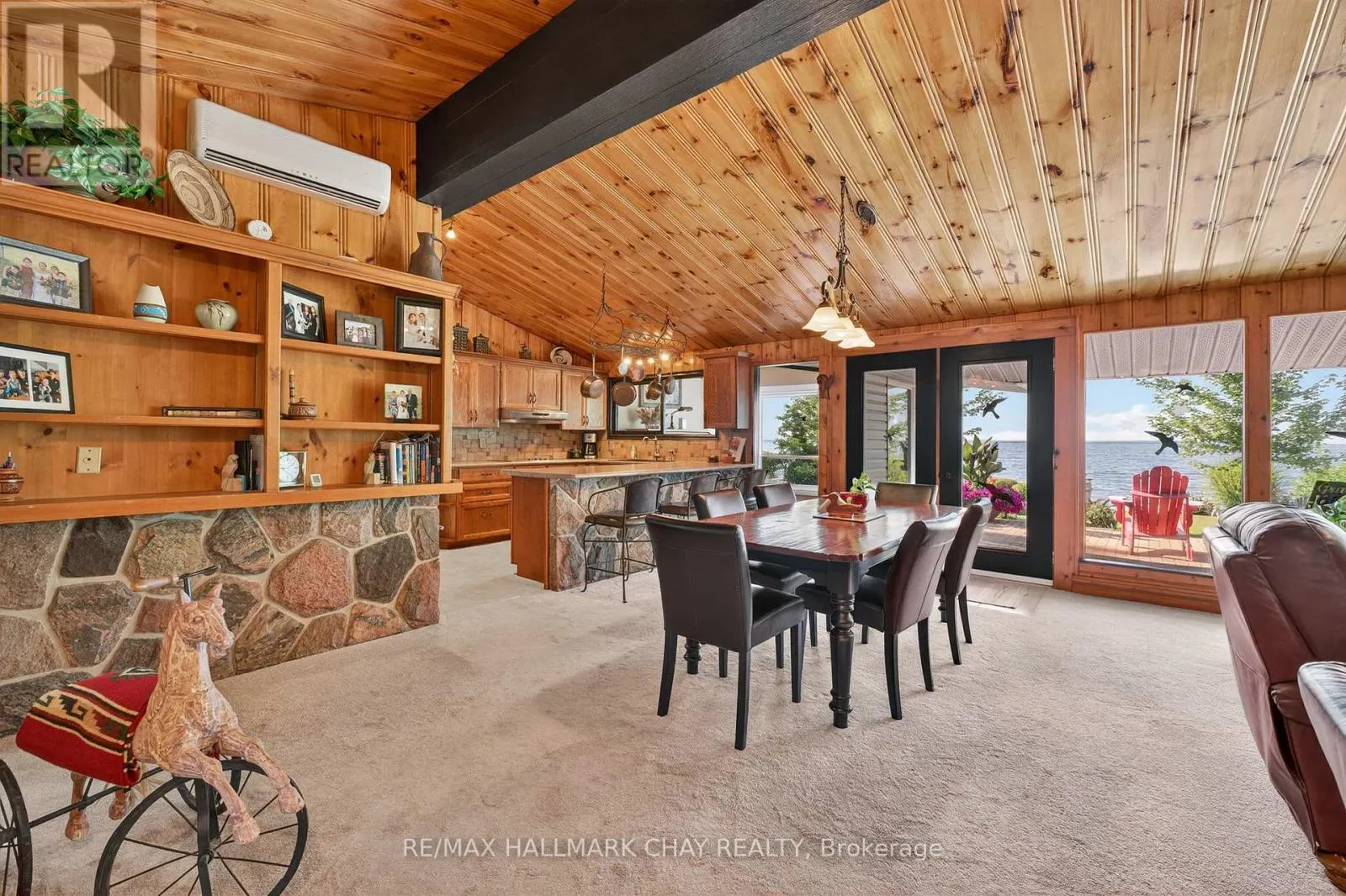 7 LAKESHORE ROAD E