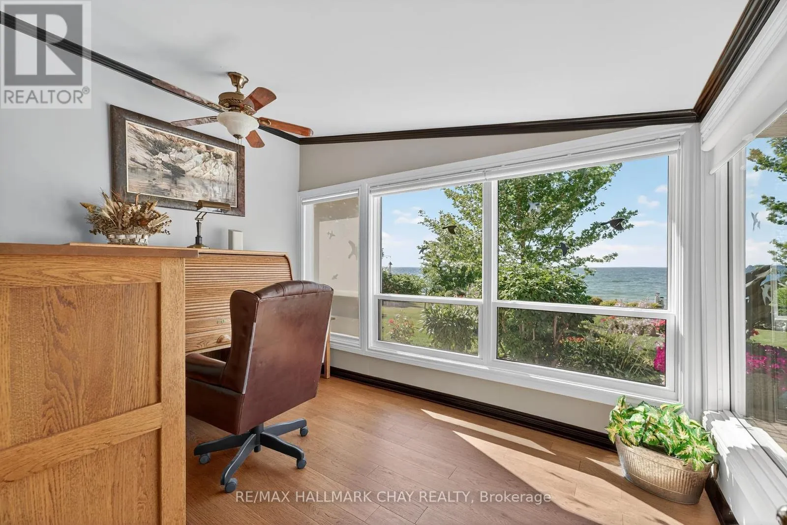 7 LAKESHORE ROAD E