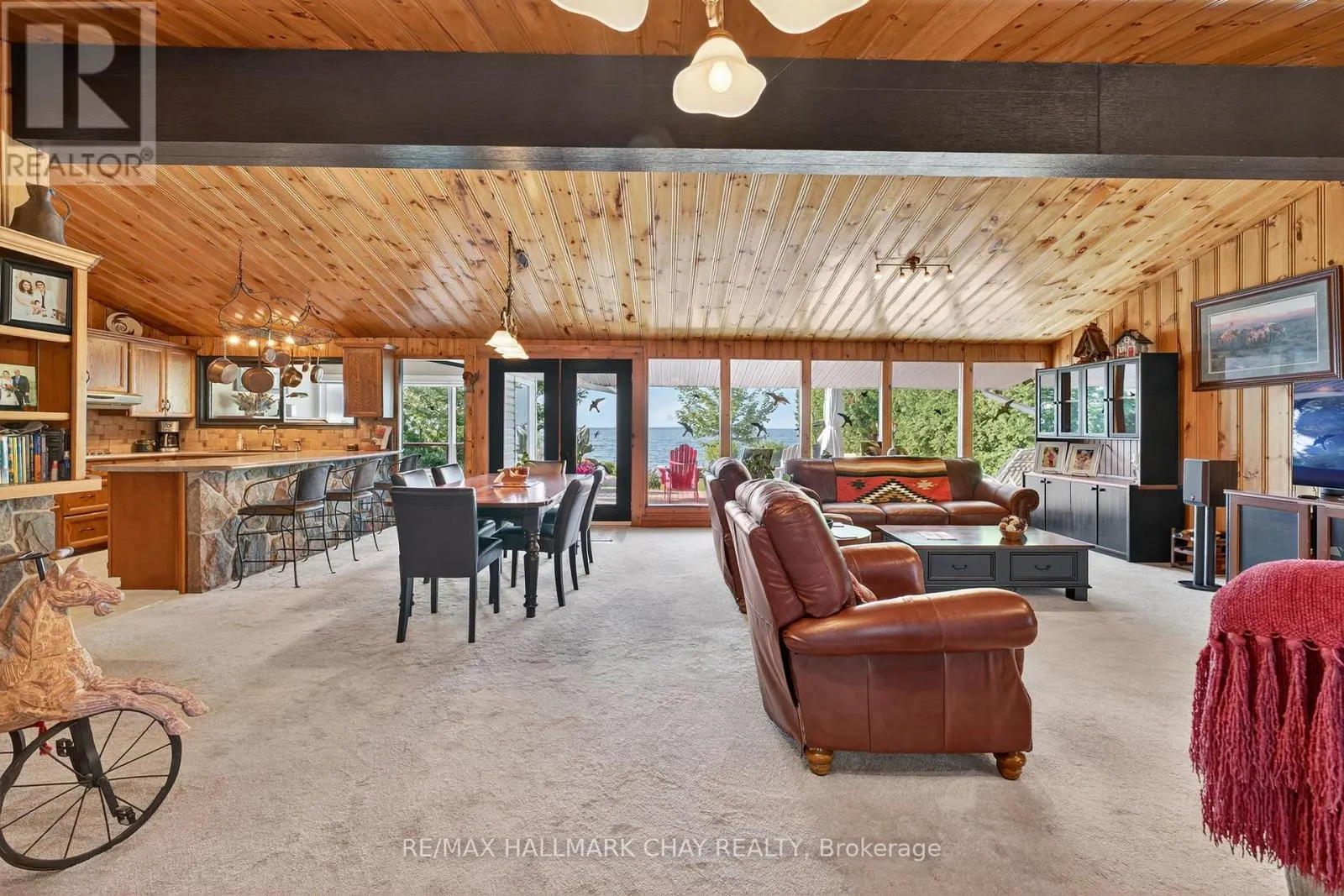 7 LAKESHORE ROAD E