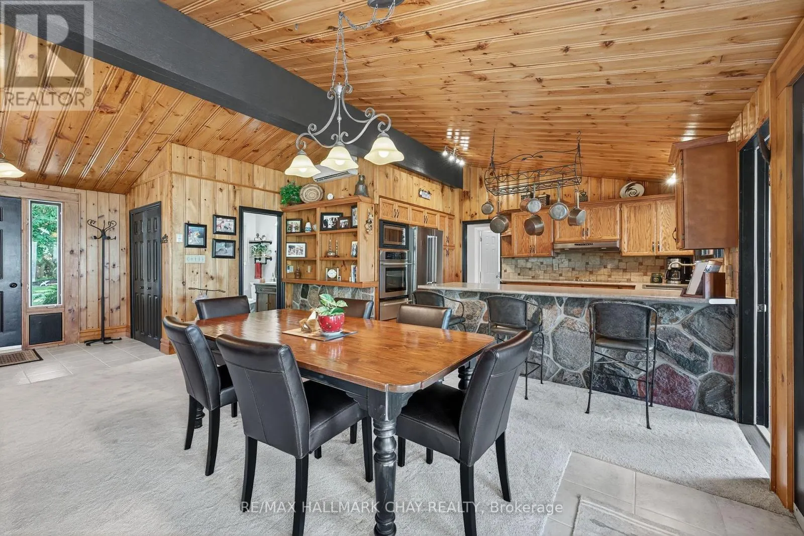 7 LAKESHORE ROAD E
