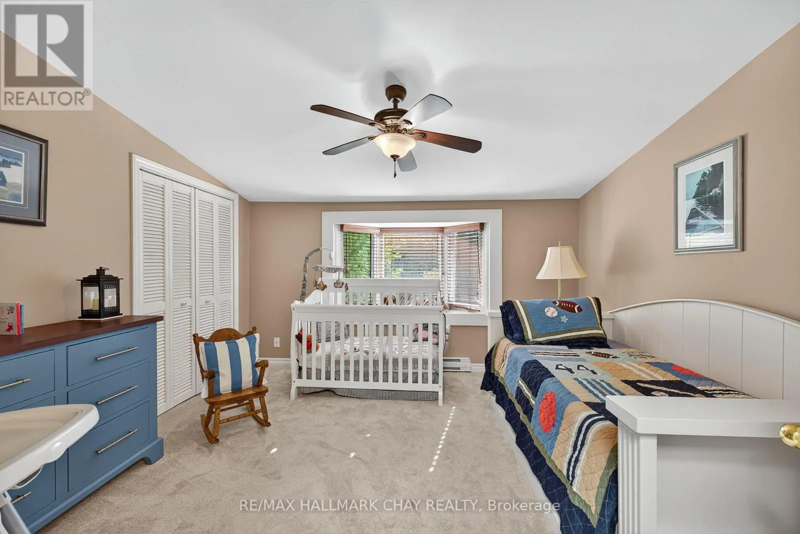 7 LAKESHORE ROAD E