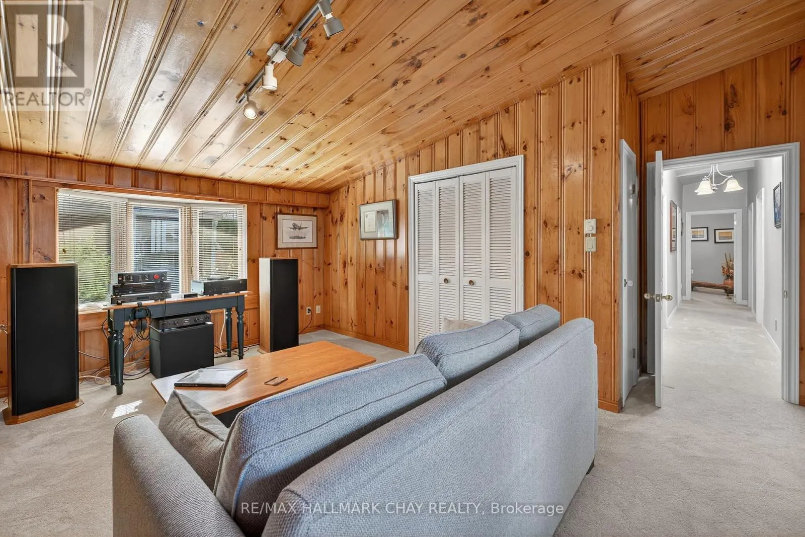 7 LAKESHORE ROAD E
