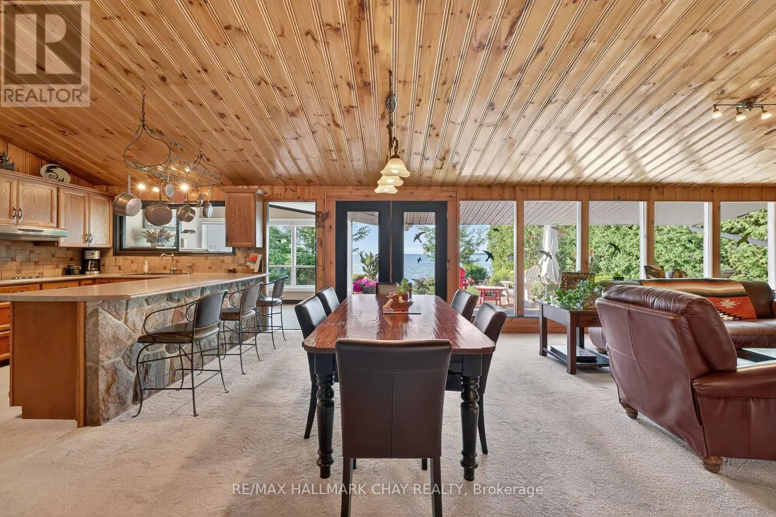 7 LAKESHORE ROAD E
