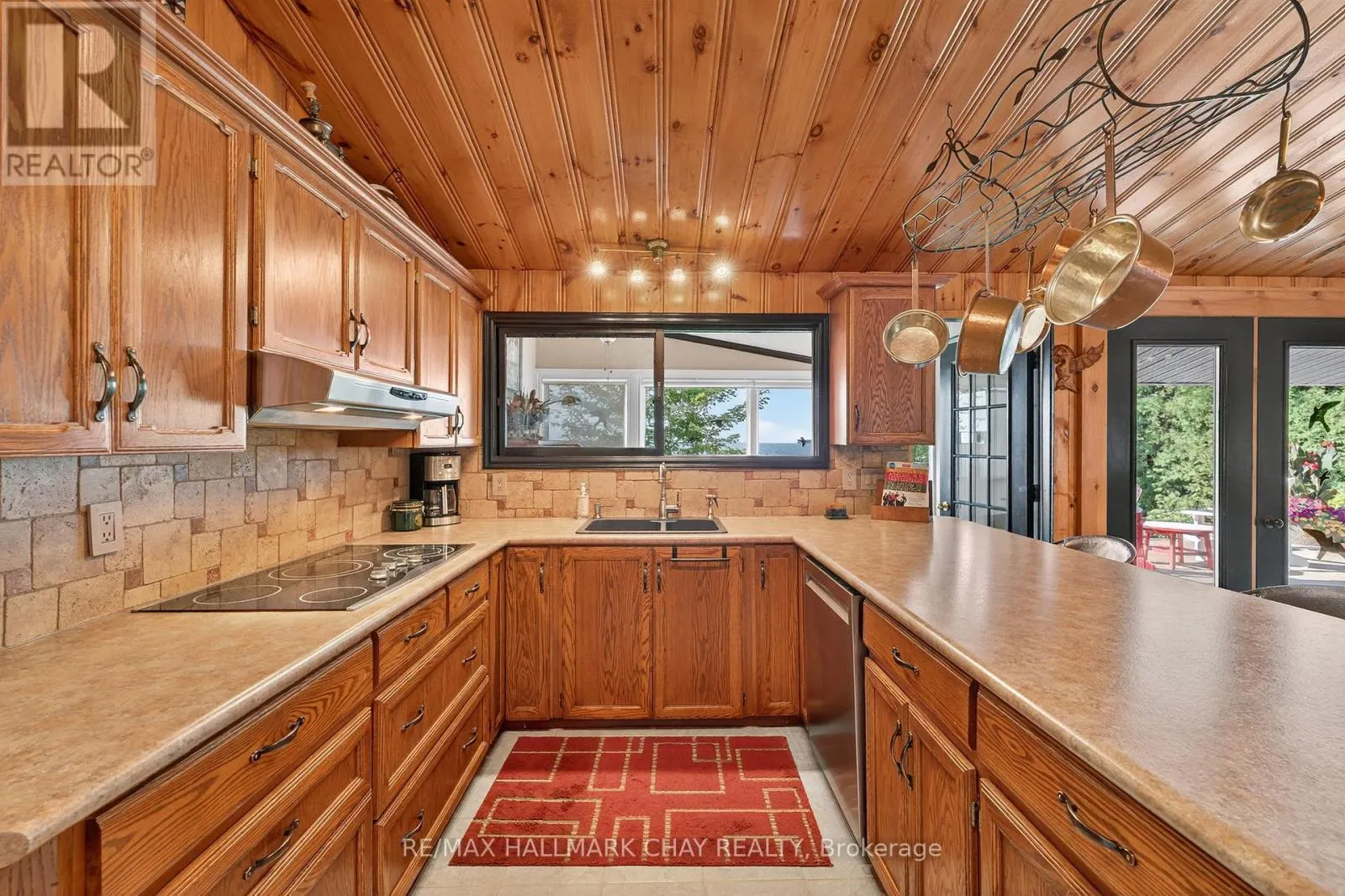 7 LAKESHORE ROAD E
