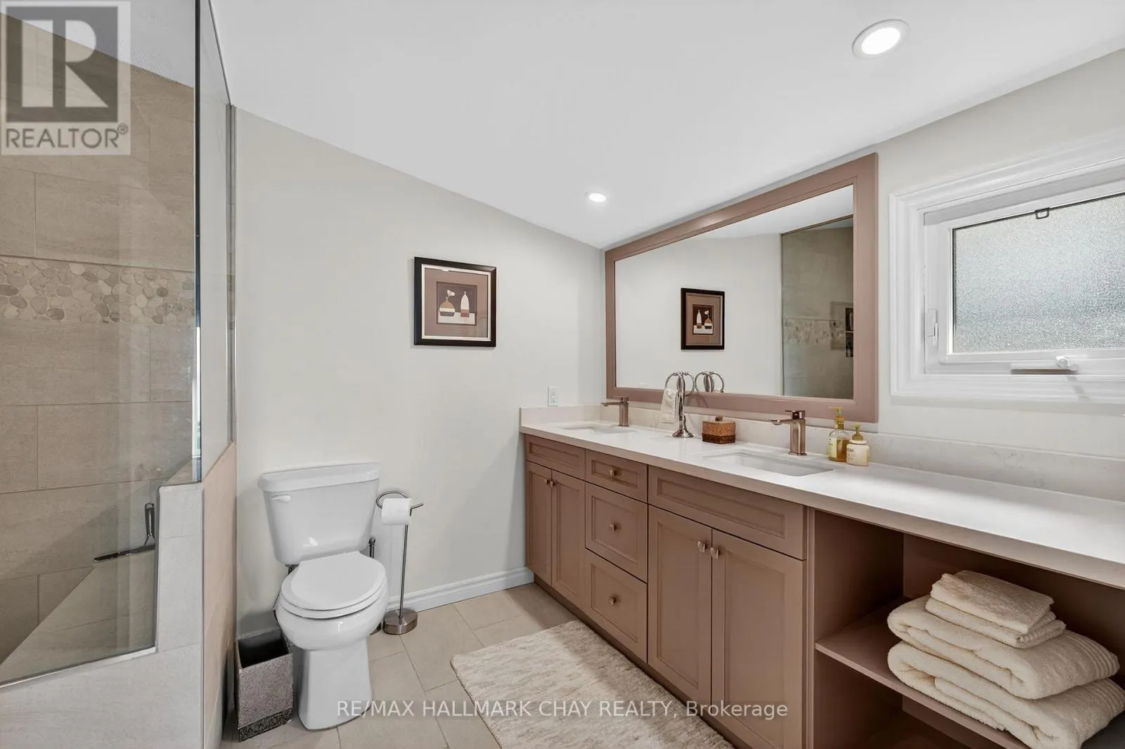 7 LAKESHORE ROAD E