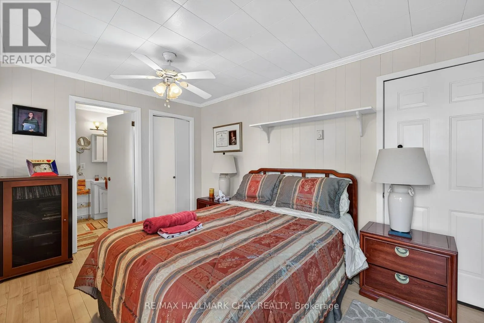 7 LAKESHORE ROAD E
