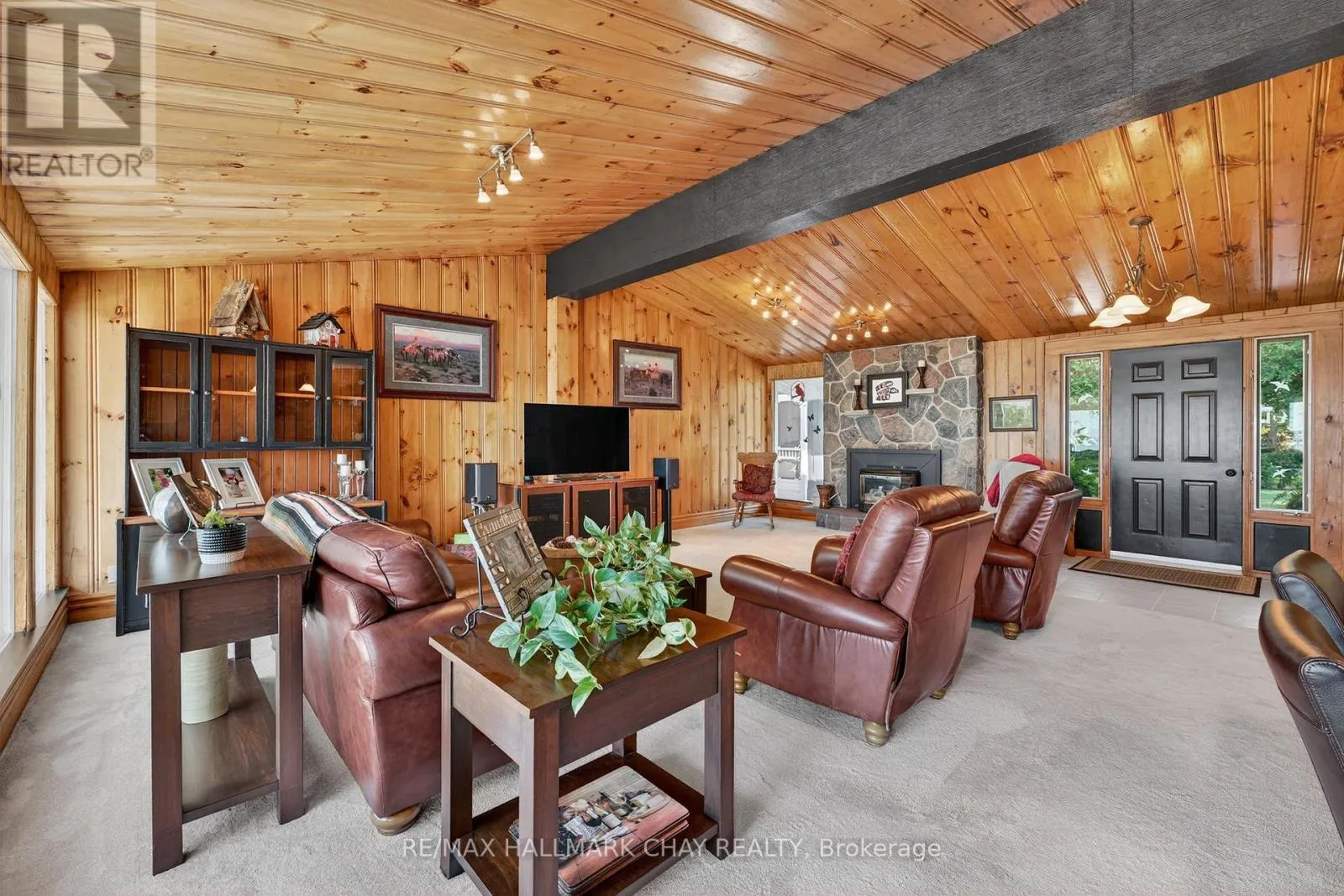 7 LAKESHORE ROAD E