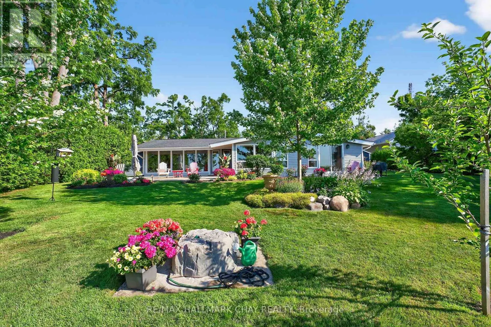 7 LAKESHORE ROAD E