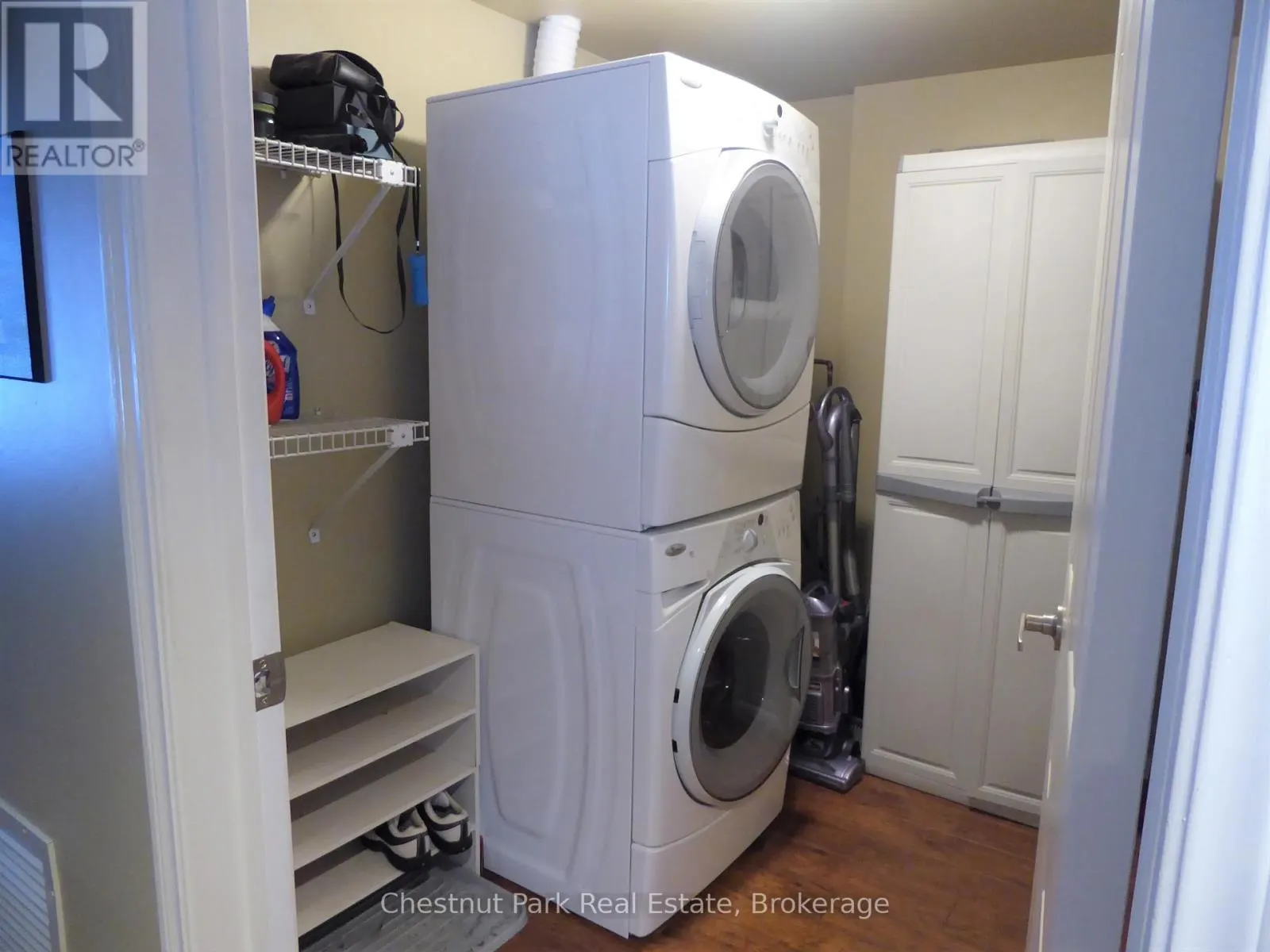 906 CEDAR POINTE COURT