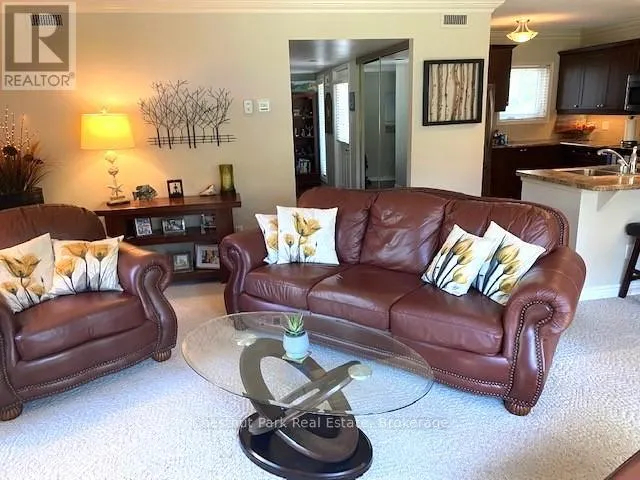 906 CEDAR POINTE COURT
