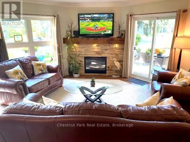 906 CEDAR POINTE COURT