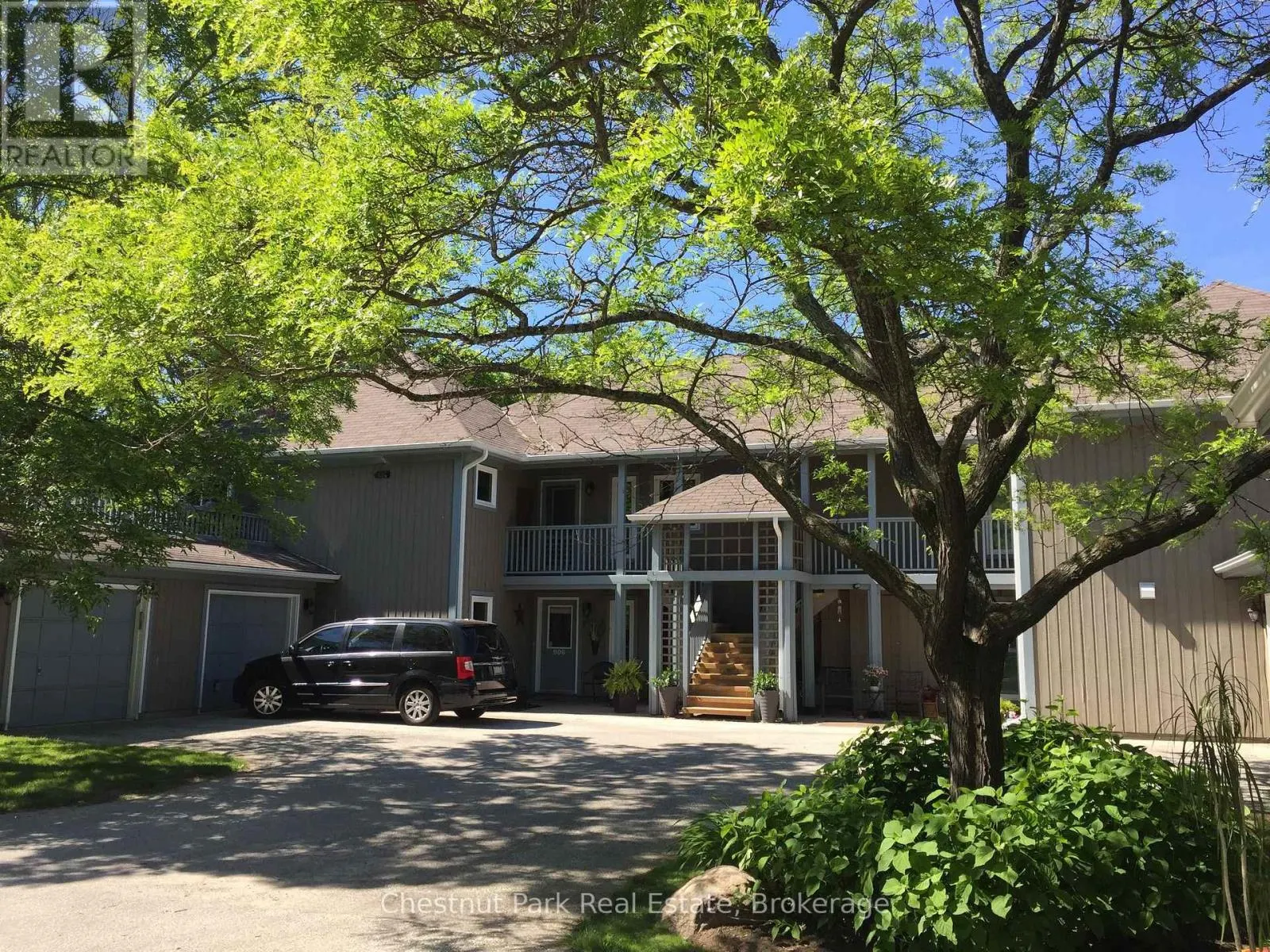906 CEDAR POINTE COURT