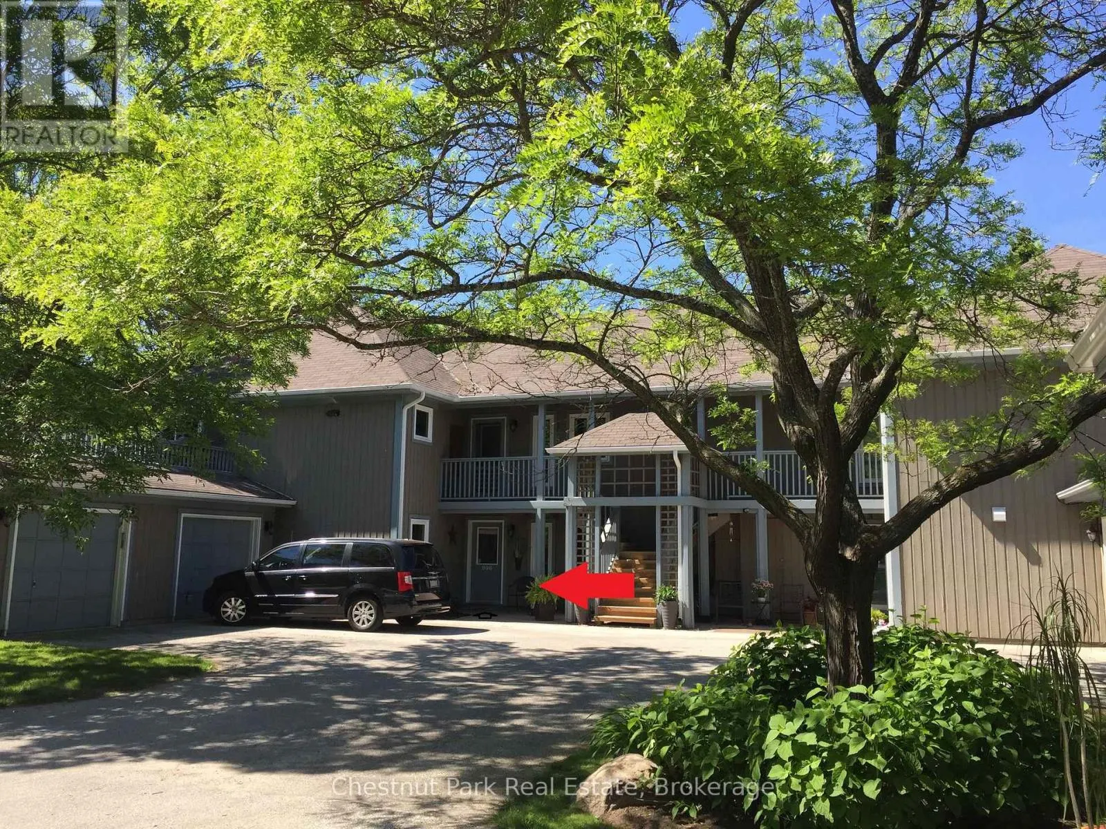 906 CEDAR POINTE COURT
