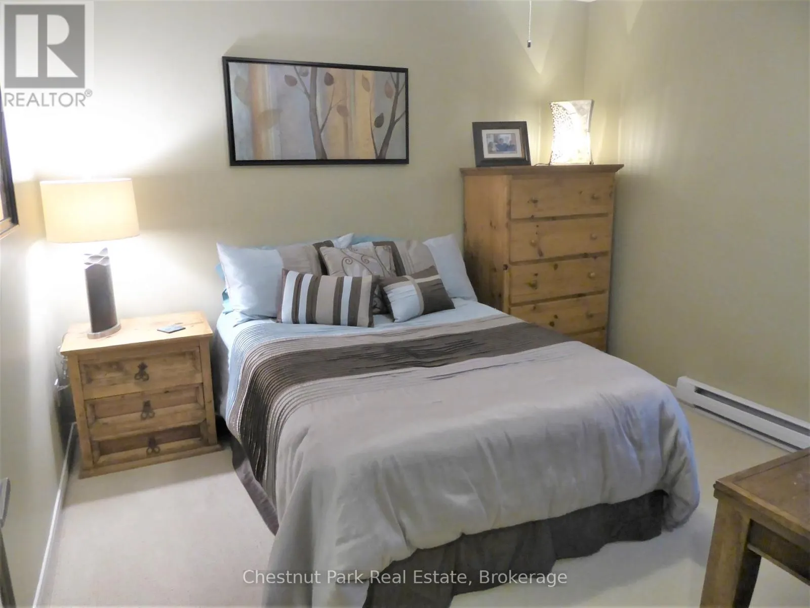906 CEDAR POINTE COURT