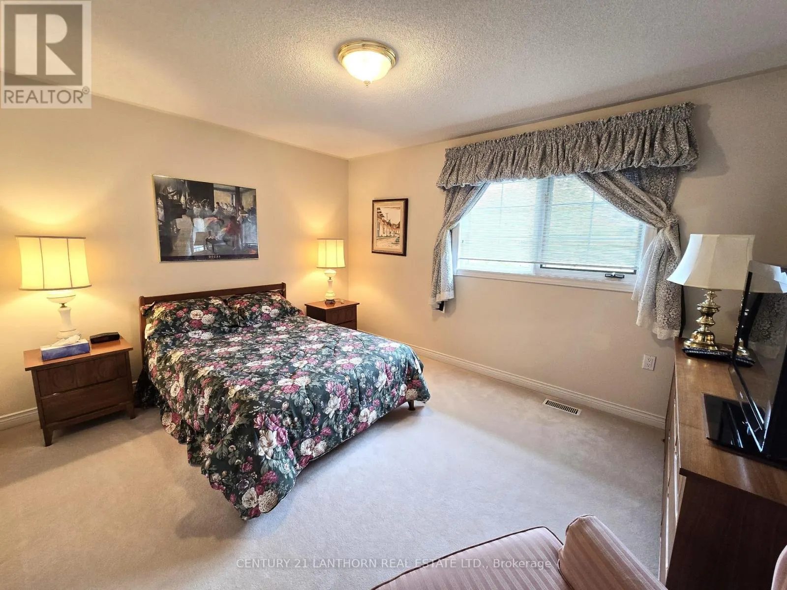 UNIT #310 - 30 MUSEUM DRIVE, #Unit #310