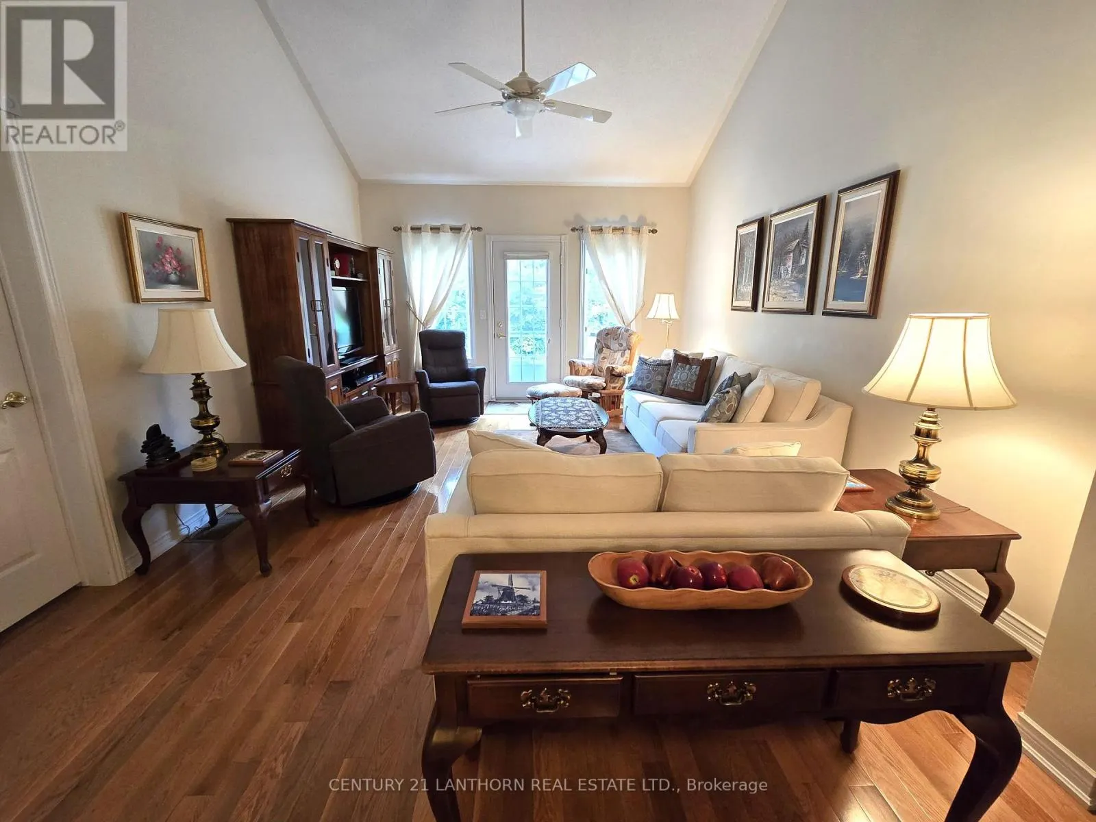 UNIT #310 - 30 MUSEUM DRIVE, #Unit #310