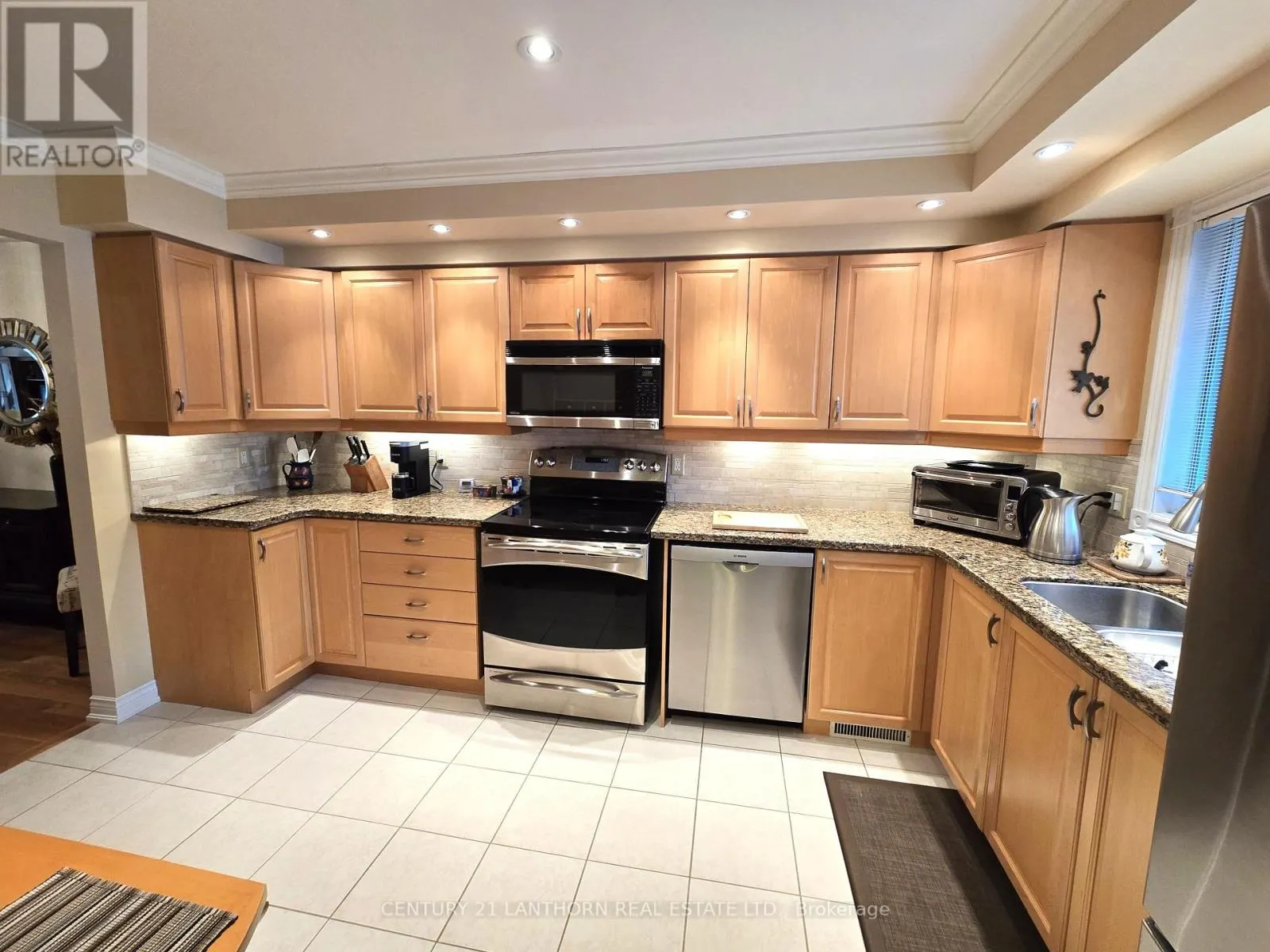 UNIT #310 - 30 MUSEUM DRIVE, #Unit #310