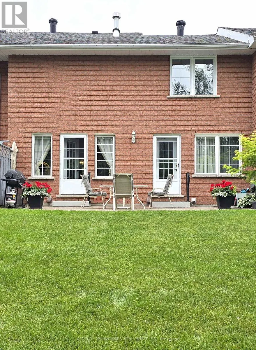 UNIT #310 - 30 MUSEUM DRIVE, #Unit #310