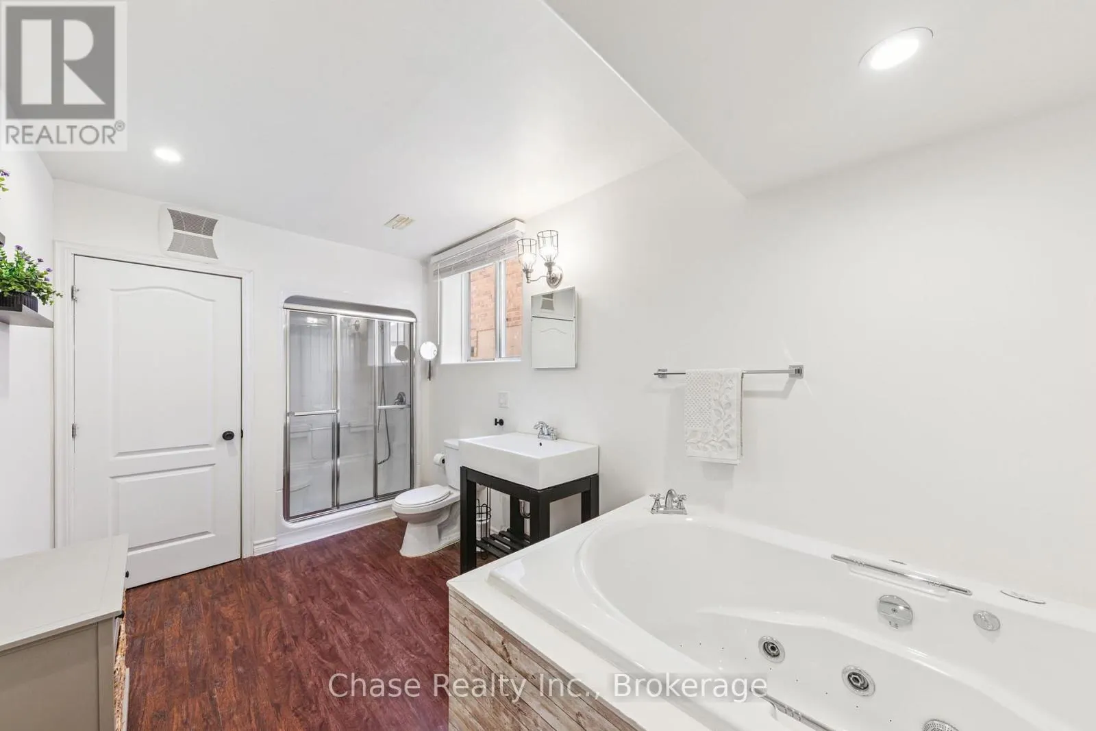 18 ST AMANT ROAD