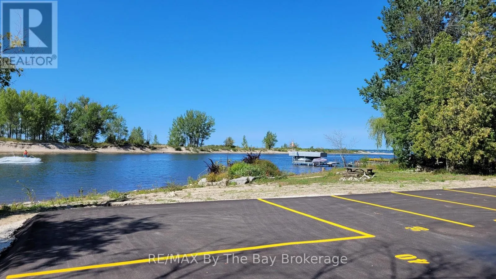 D04 - 280 RIVER ROAD E, #D04