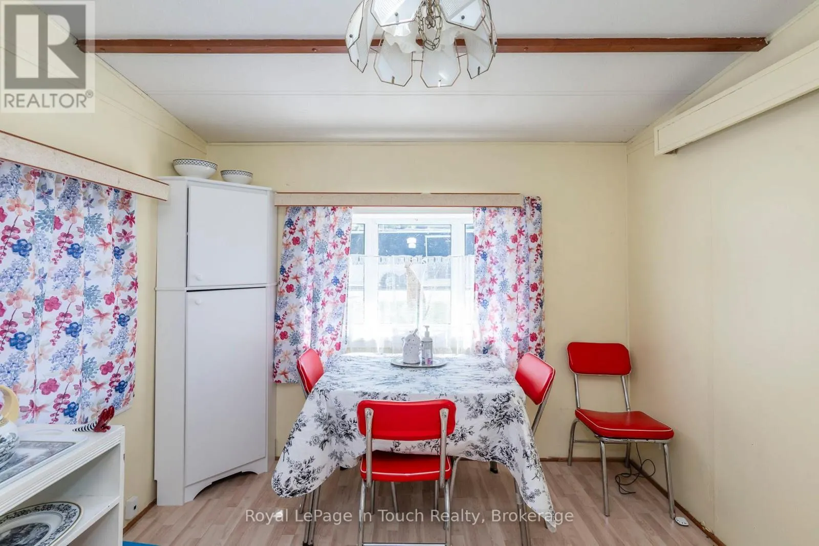 30 LAKESHORE ROAD